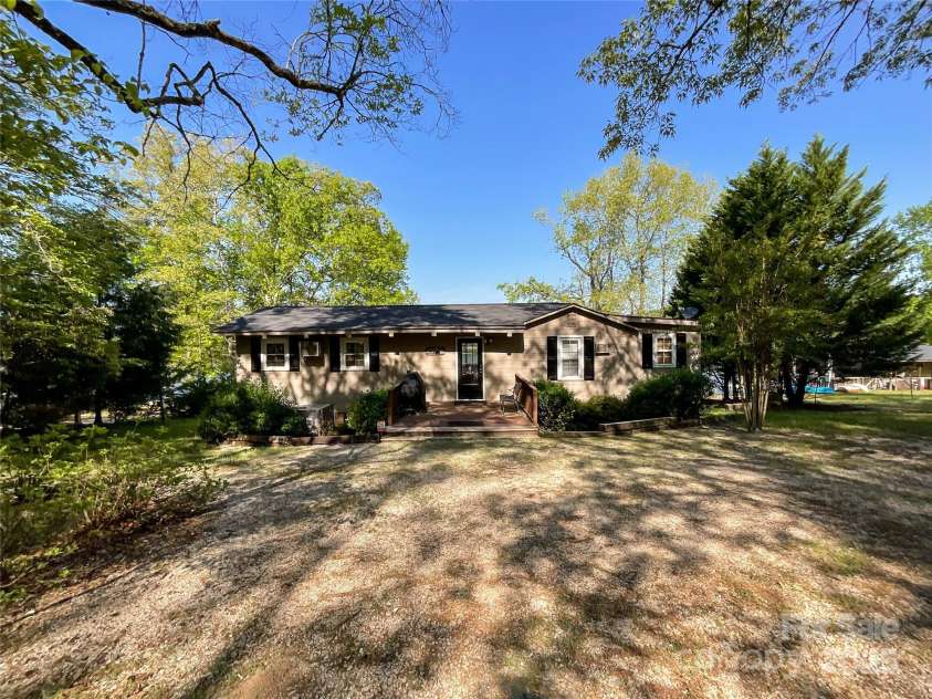 2529 Bowden Road, Camden, SC 29020.  MLS# CAR4247712, YatesRealty ID 18535. 