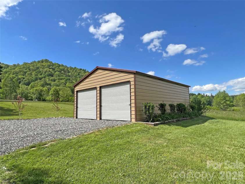 550 Joe Payne Road, Marshall, NC 28753.  MLS# CAR4257370, YatesRealty ID 18535. 