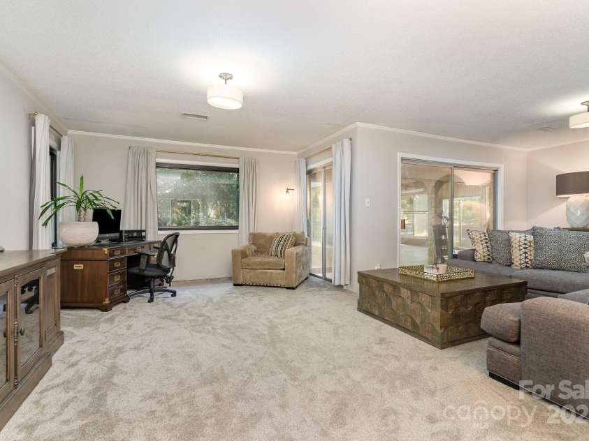 681 Pine Bluff Circle, Kannapolis, NC 28081.  MLS# CAR4286822, YatesRealty ID 18536. 