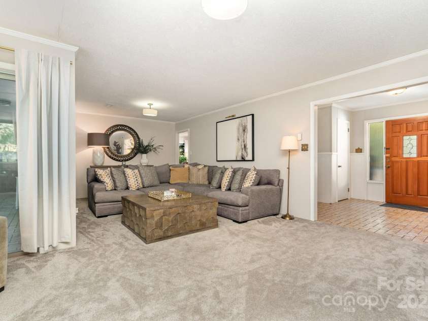 681 Pine Bluff Circle, Kannapolis, NC 28081.  MLS# CAR4286822, YatesRealty ID 18536. 