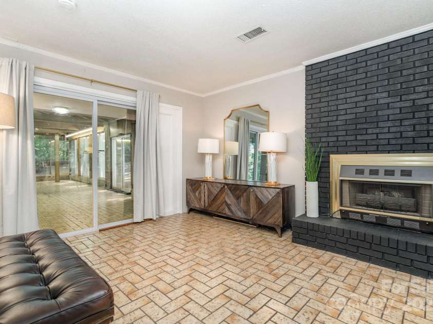 681 Pine Bluff Circle, Kannapolis, NC 28081.  MLS# CAR4286822, YatesRealty ID 18536. 