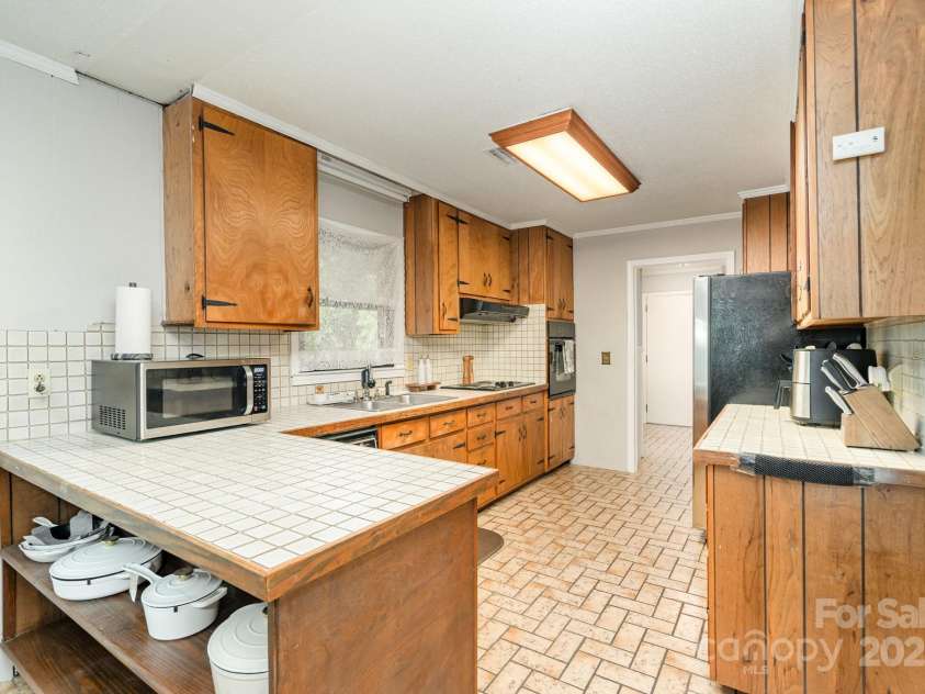 681 Pine Bluff Circle, Kannapolis, NC 28081.  MLS# CAR4286822, YatesRealty ID 18536. 