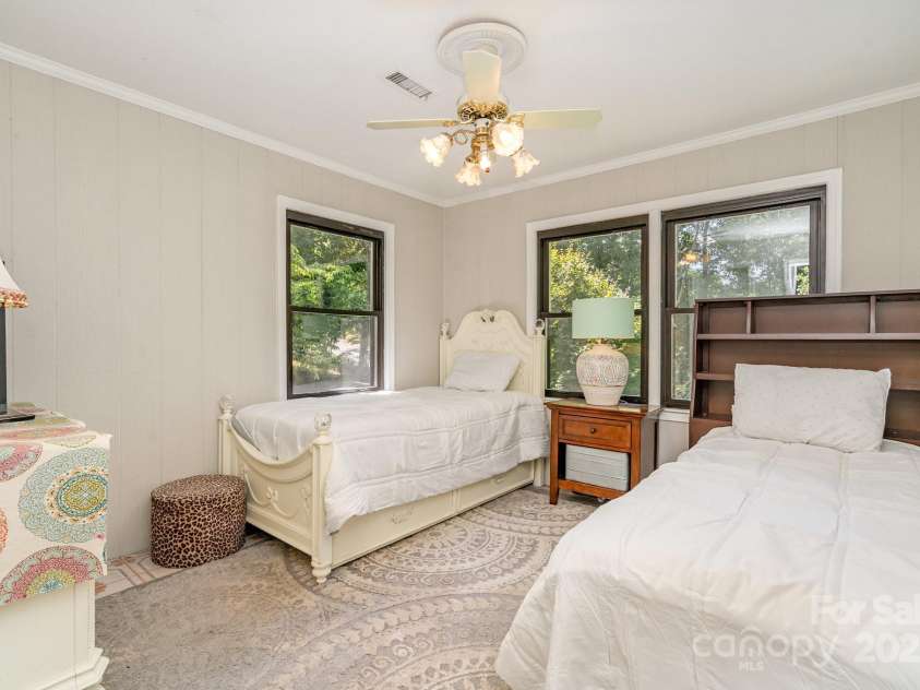 681 Pine Bluff Circle, Kannapolis, NC 28081.  MLS# CAR4286822, YatesRealty ID 18536. 