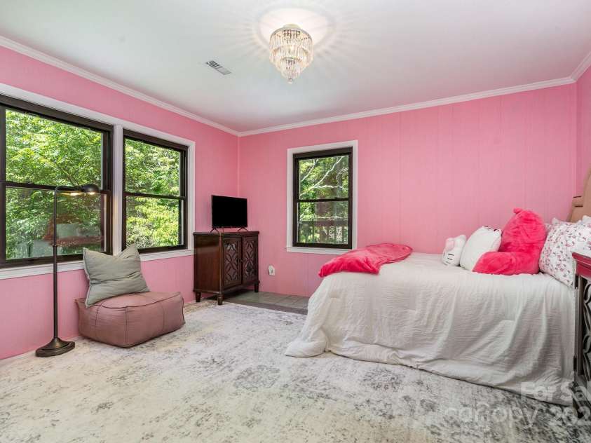 681 Pine Bluff Circle, Kannapolis, NC 28081.  MLS# CAR4286822, YatesRealty ID 18536. 