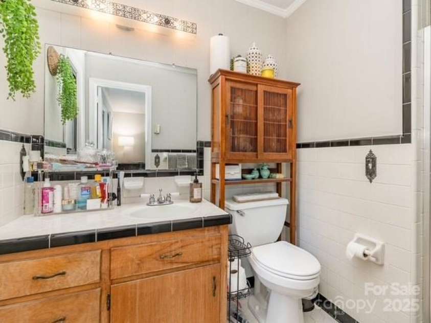 681 Pine Bluff Circle, Kannapolis, NC 28081.  MLS# CAR4286822, YatesRealty ID 18536. 