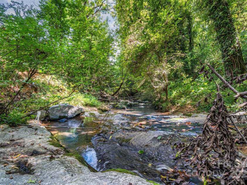 681 Pine Bluff Circle, Kannapolis, NC 28081.  MLS# CAR4286822, YatesRealty ID 18536. 