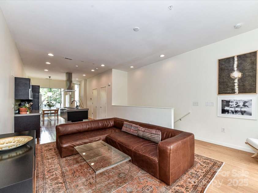 314 Viburnum Way Court, Charlotte, NC 28208.  MLS# CAR4264237, YatesRealty ID 18537. 