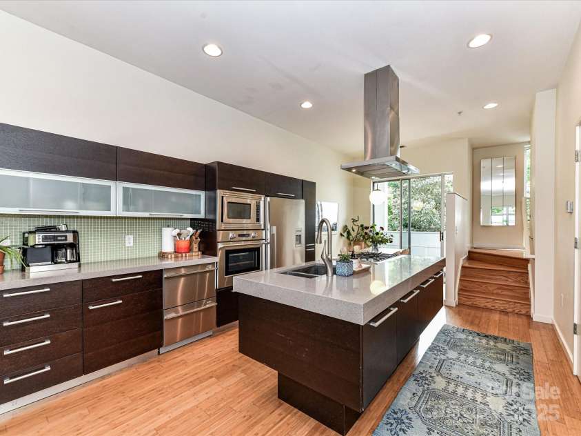 314 Viburnum Way Court, Charlotte, NC 28208.  MLS# CAR4264237, YatesRealty ID 18537. 