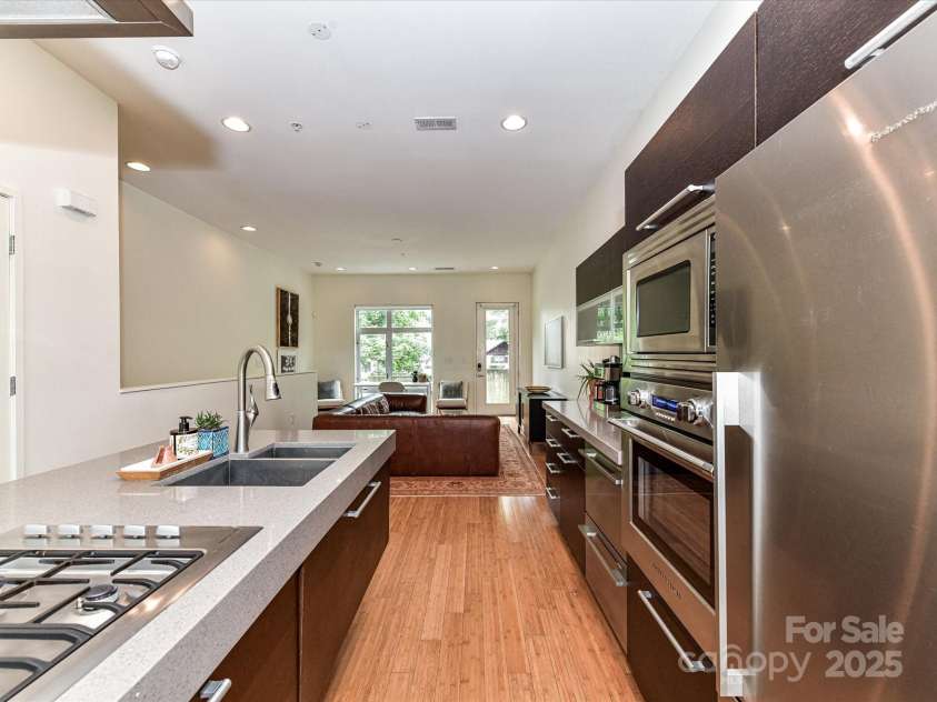 314 Viburnum Way Court, Charlotte, NC 28208.  MLS# CAR4264237, YatesRealty ID 18537. 