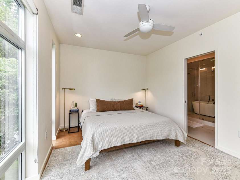 314 Viburnum Way Court, Charlotte, NC 28208.  MLS# CAR4264237, YatesRealty ID 18537. 