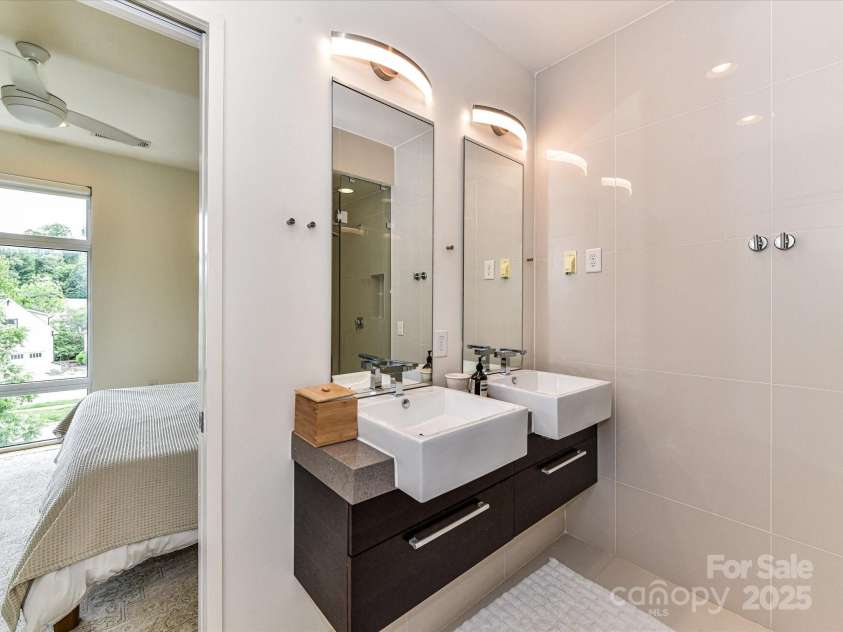 314 Viburnum Way Court, Charlotte, NC 28208.  MLS# CAR4264237, YatesRealty ID 18537. 