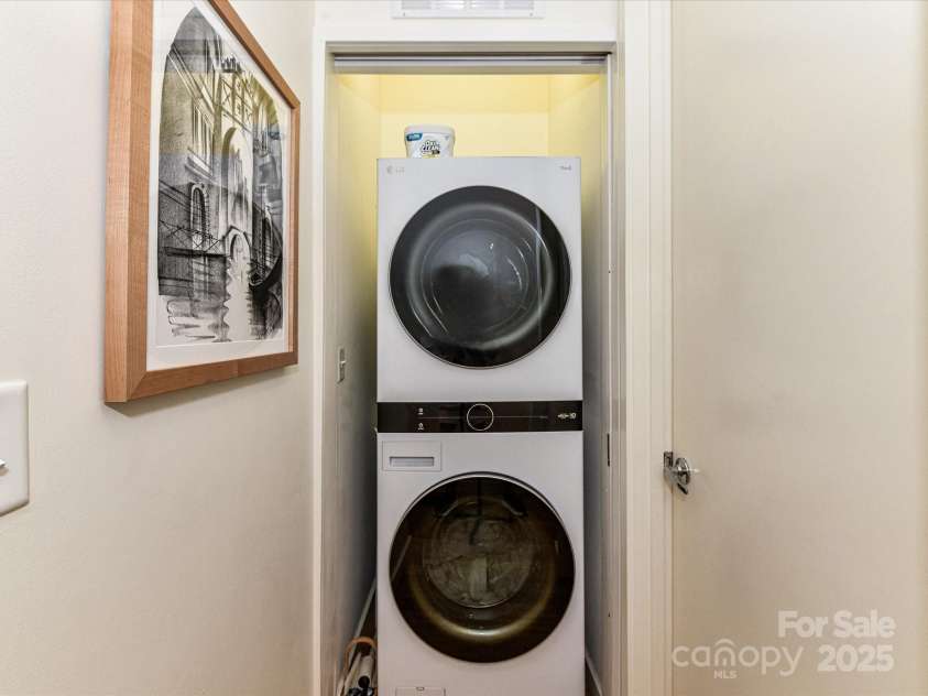 314 Viburnum Way Court, Charlotte, NC 28208.  MLS# CAR4264237, YatesRealty ID 18537. 