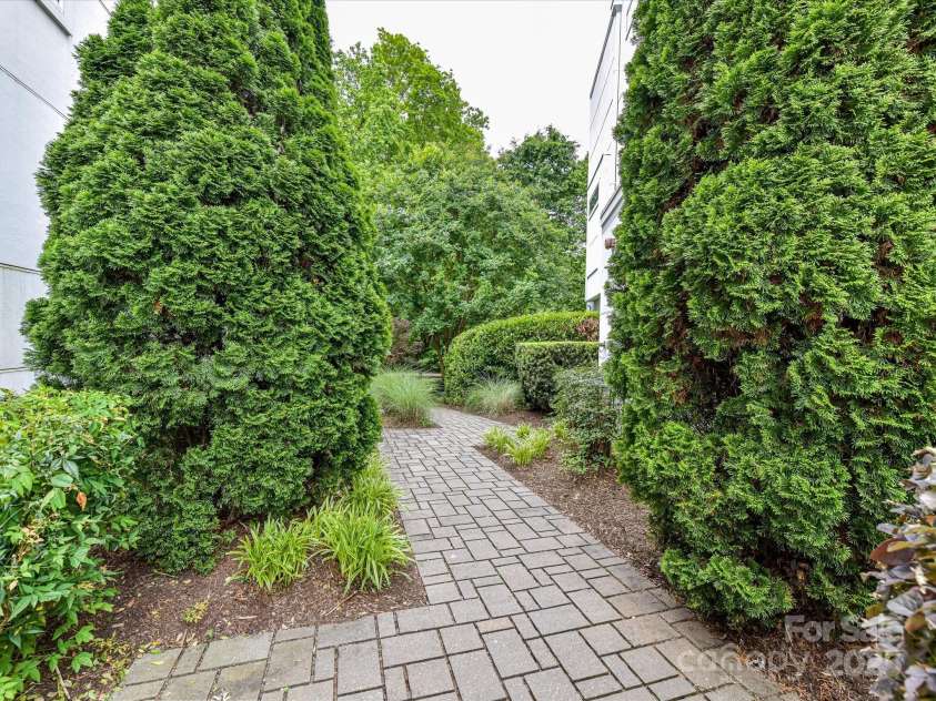 314 Viburnum Way Court, Charlotte, NC 28208.  MLS# CAR4264237, YatesRealty ID 18537. 