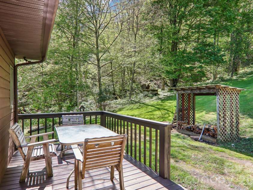 129 Cash Phillips Drive, Mars Hill, NC 28754.  MLS# CAR4371101, YatesRealty ID 18538. Deck Off Kitchen