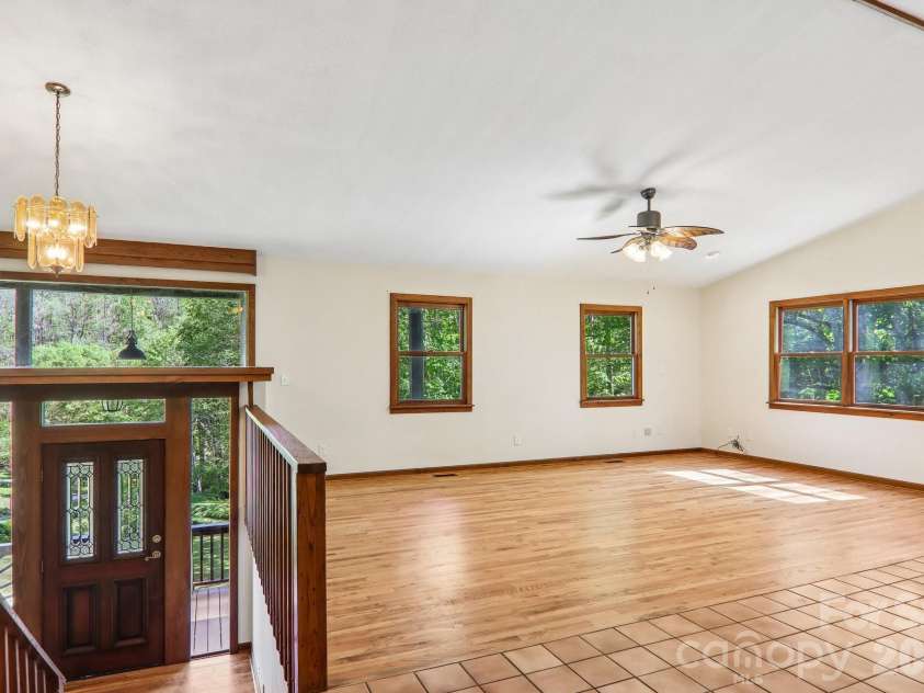129 Cash Phillips Drive, Mars Hill, NC 28754.  MLS# CAR4371101, YatesRealty ID 18538. Great Room Spacious Open Floor Plan