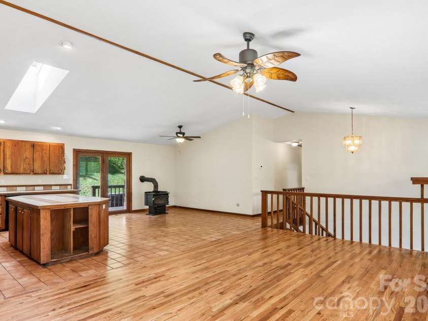 129 Cash Phillips Drive, Mars Hill, NC 28754.  MLS# CAR4371101, YatesRealty ID 18538. Great Room Spacious Open Floor Plan