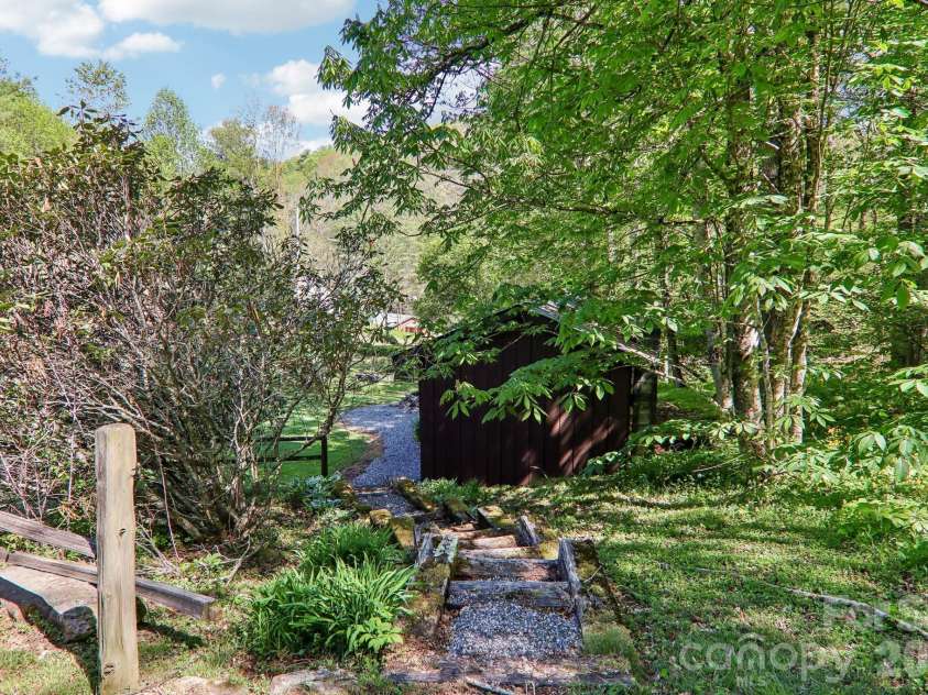 129 Cash Phillips Drive, Mars Hill, NC 28754.  MLS# CAR4371101, YatesRealty ID 18538. Nice Usable Acreage