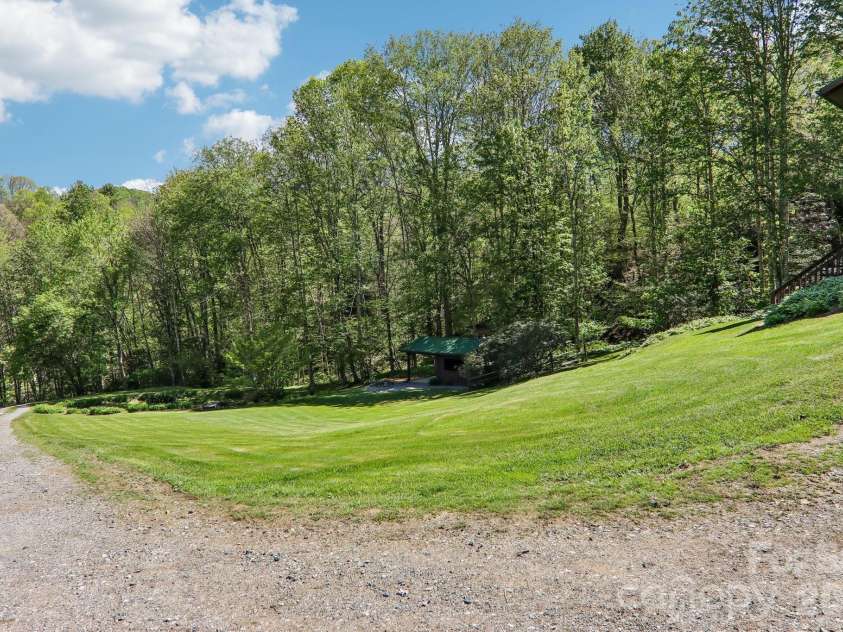 129 Cash Phillips Drive, Mars Hill, NC 28754.  MLS# CAR4371101, YatesRealty ID 18538. Nice Usable Acreage