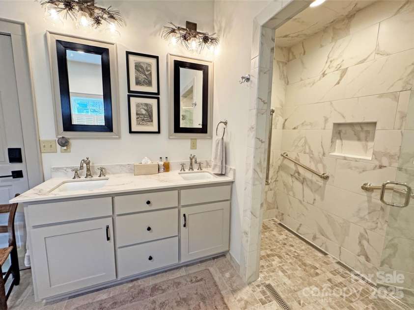 1201 & 1540 Baker Branch Lane, Marshall, NC 28753.  MLS# CAR4220175, YatesRealty ID 18539. Large Bath with Great Shower and Soaking Tub