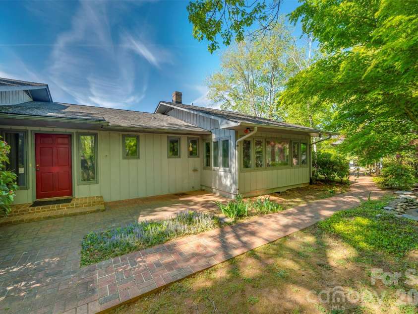 176 Fox Run Lane, Tryon, NC 28782.  MLS# CAR4359459, YatesRealty ID 18539. 