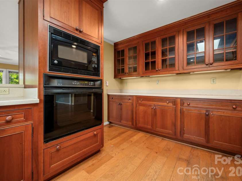 176 Fox Run Lane, Tryon, NC 28782.  MLS# CAR4359459, YatesRealty ID 18539. 