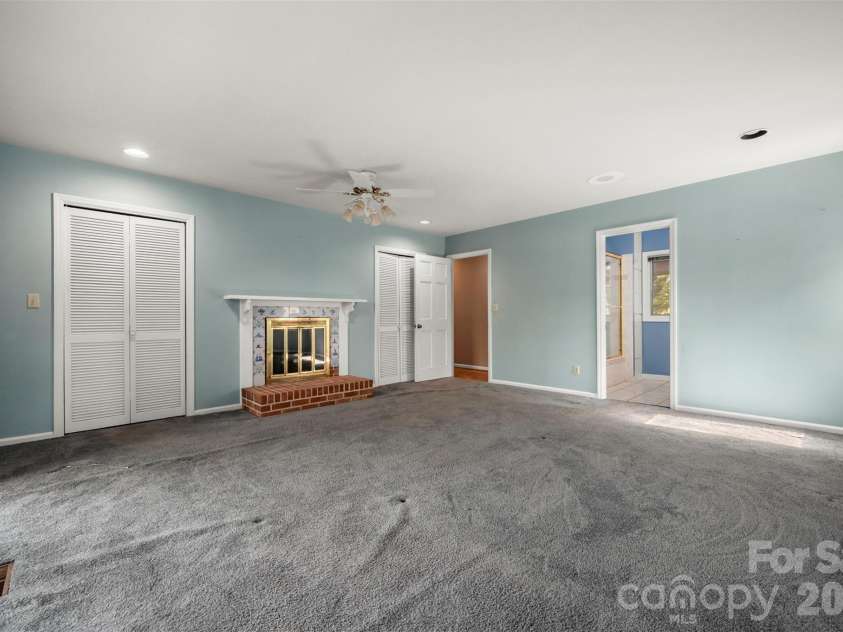 176 Fox Run Lane, Tryon, NC 28782.  MLS# CAR4359459, YatesRealty ID 18539. 