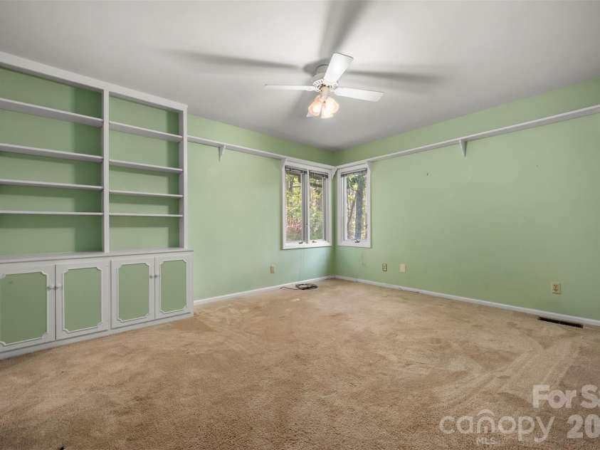 176 Fox Run Lane, Tryon, NC 28782.  MLS# CAR4359459, YatesRealty ID 18539. 