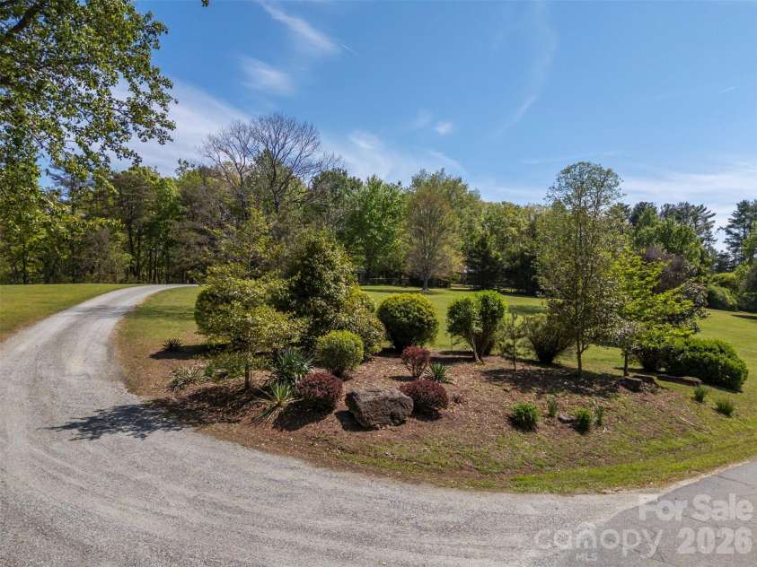 176 Fox Run Lane, Tryon, NC 28782.  MLS# CAR4359459, YatesRealty ID 18539. 