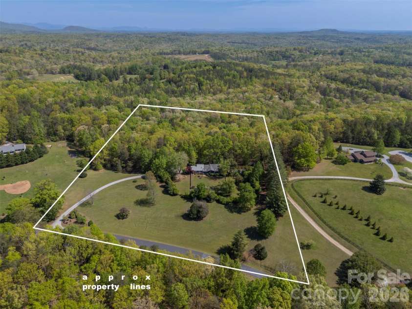 176 Fox Run Lane, Tryon, NC 28782.  MLS# CAR4359459, YatesRealty ID 18539. 