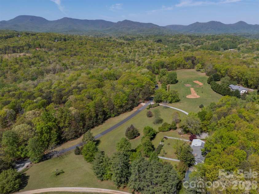 176 Fox Run Lane, Tryon, NC 28782.  MLS# CAR4359459, YatesRealty ID 18539. 