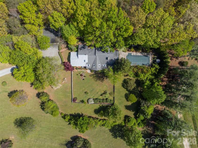 176 Fox Run Lane, Tryon, NC 28782.  MLS# CAR4359459, YatesRealty ID 18539. 