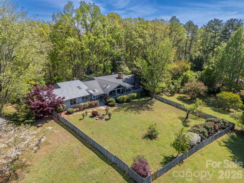 176 Fox Run Lane, Tryon, NC 28782.  MLS# CAR4359459, YatesRealty ID 18539. 