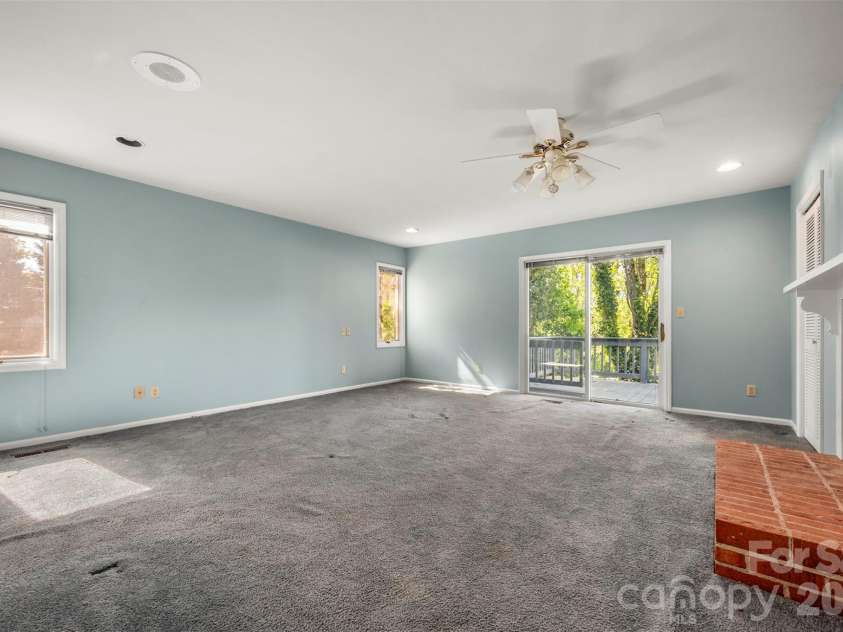 176 Fox Run Lane, Tryon, NC 28782.  MLS# CAR4359459, YatesRealty ID 18539. Primary bedroom