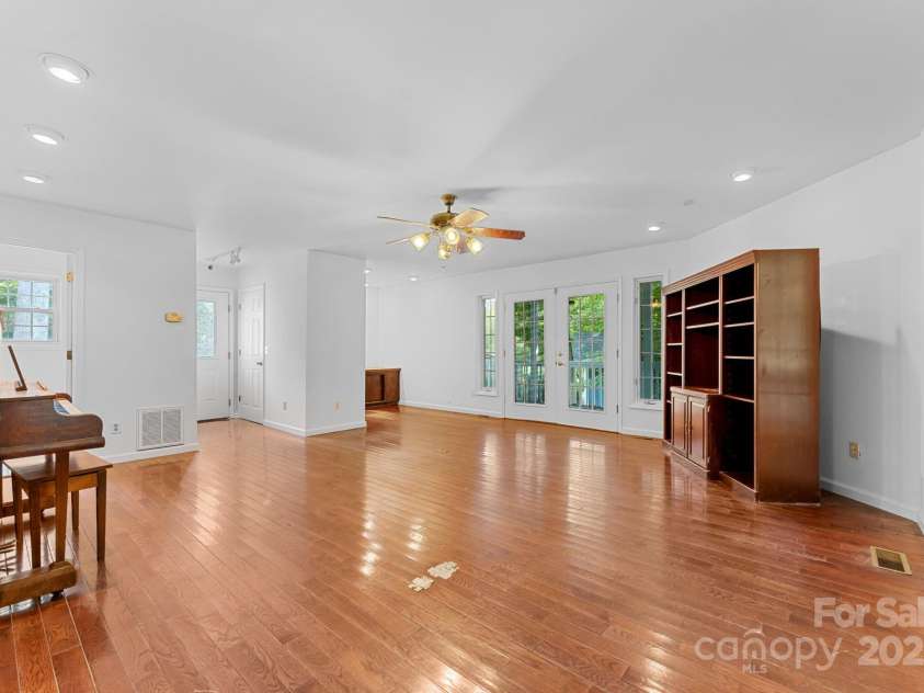 90 Wilds Cove Road, Franklin, NC 28734.  MLS# CAR4297874, YatesRealty ID 1854. 
