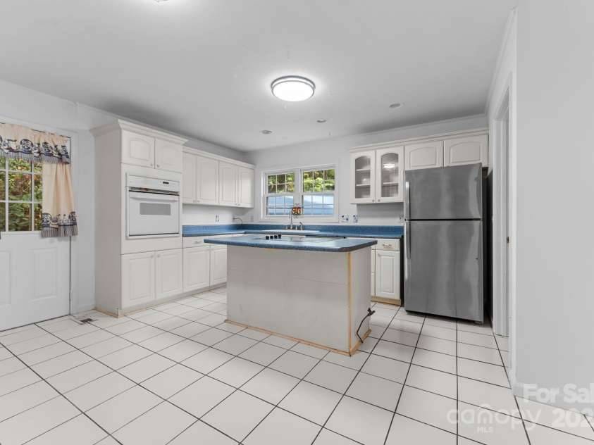 90 Wilds Cove Road, Franklin, NC 28734.  MLS# CAR4297874, YatesRealty ID 1854. 