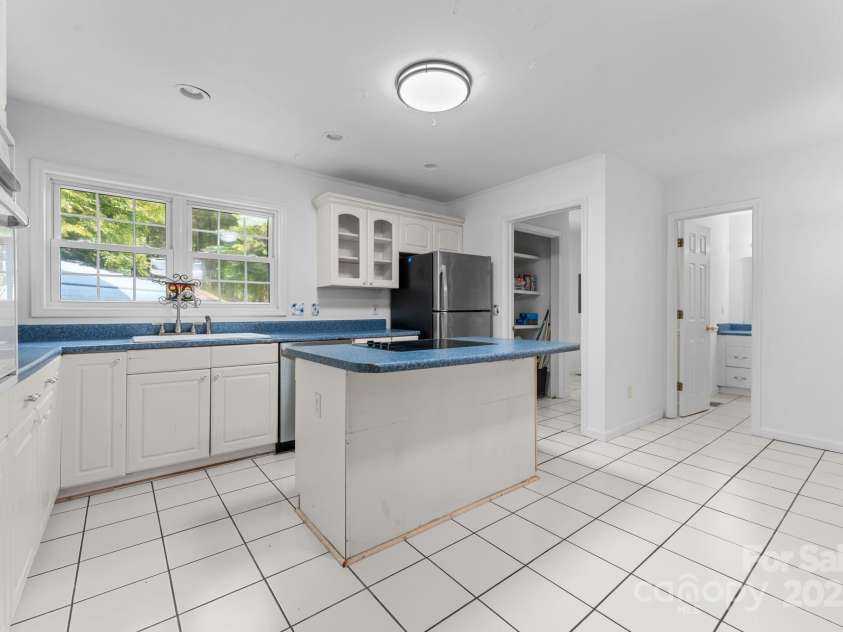 90 Wilds Cove Road, Franklin, NC 28734.  MLS# CAR4297874, YatesRealty ID 1854. 
