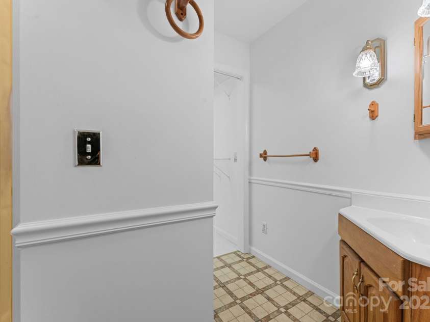 90 Wilds Cove Road, Franklin, NC 28734.  MLS# CAR4297874, YatesRealty ID 1854. 