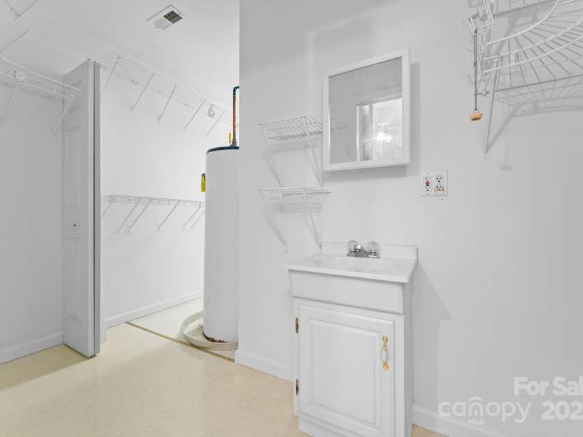 90 Wilds Cove Road, Franklin, NC 28734.  MLS# CAR4297874, YatesRealty ID 1854. 