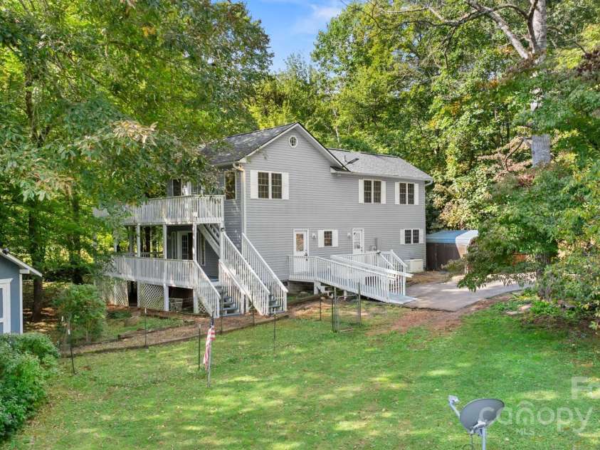 90 Wilds Cove Road, Franklin, NC 28734.  MLS# CAR4297874, YatesRealty ID 1854. 