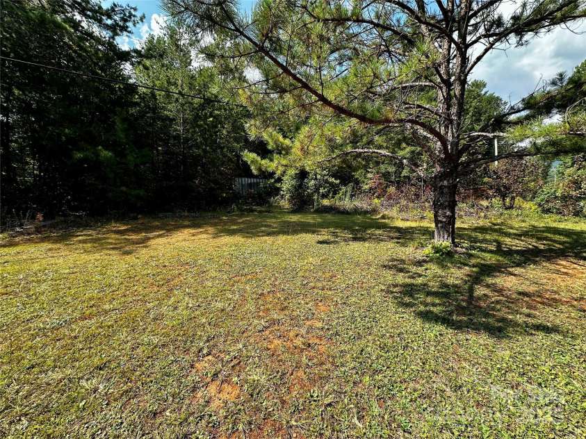 90 Wilds Cove Road, Franklin, NC 28734.  MLS# CAR4297874, YatesRealty ID 1854. 