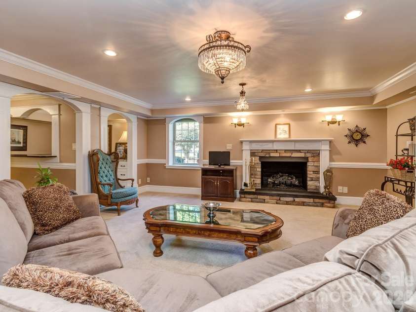 1636 Heatherloch Drive, Gastonia, NC 28054.  MLS# CAR4368089, YatesRealty ID 18541. 