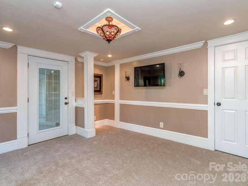 1636 Heatherloch Drive, Gastonia, NC 28054.  MLS# CAR4368089, YatesRealty ID 18541. 