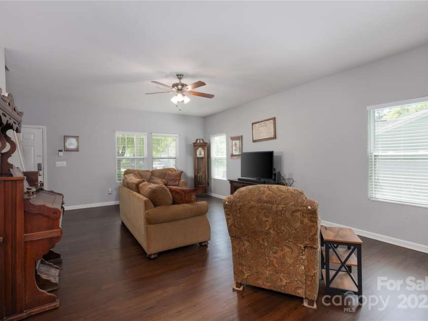 602 Black Maple Drive, Kannapolis, NC 28081.  MLS# CAR4244992, YatesRealty ID 18541. 