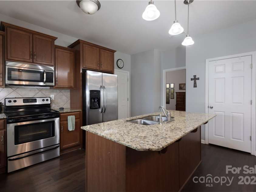 602 Black Maple Drive, Kannapolis, NC 28081.  MLS# CAR4244992, YatesRealty ID 18541. 