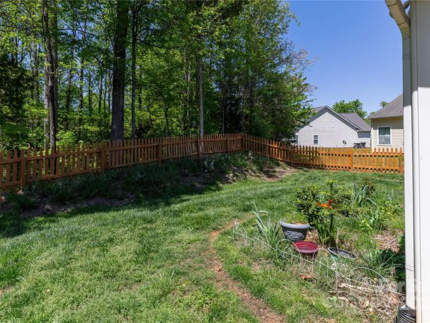 602 Black Maple Drive, Kannapolis, NC 28081.  MLS# CAR4244992, YatesRealty ID 18541. 