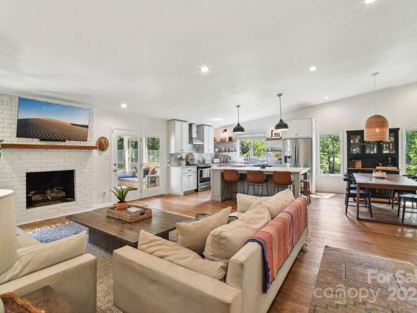 5 Lowry Lane, Weaverville, NC 28787.  MLS# CAR4265747, YatesRealty ID 18542. 