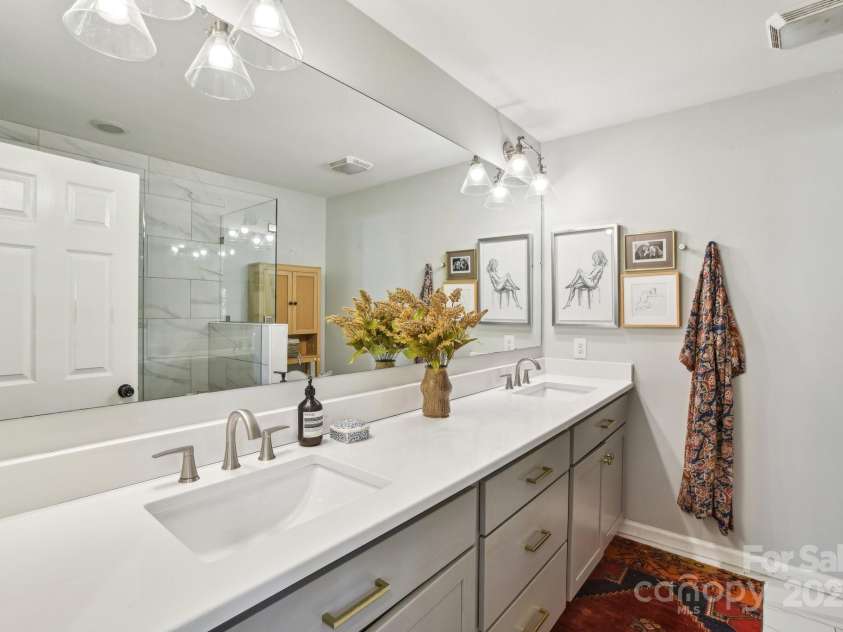 5 Lowry Lane, Weaverville, NC 28787.  MLS# CAR4265747, YatesRealty ID 18542. 