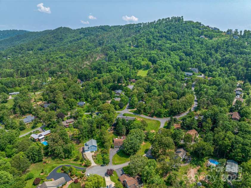 5 Lowry Lane, Weaverville, NC 28787.  MLS# CAR4265747, YatesRealty ID 18542. 