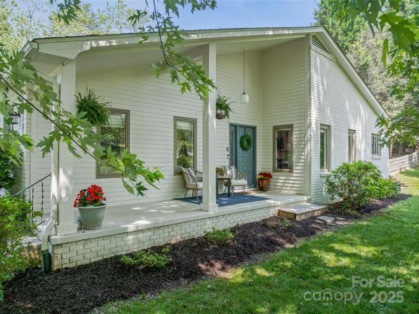 5 Lowry Lane, Weaverville, NC 28787.  MLS# CAR4265747, YatesRealty ID 18542. 