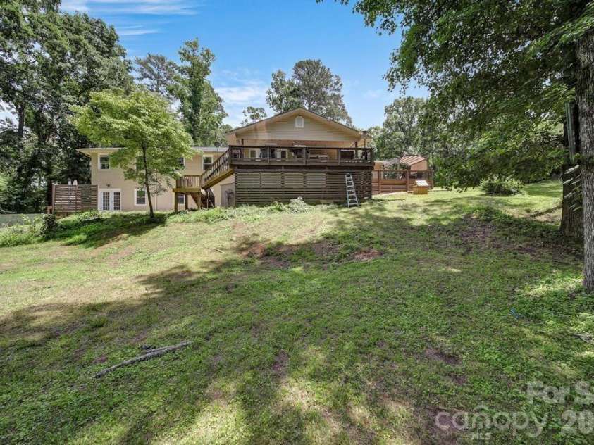 926 Meadow Lakes Road, Rock Hill, SC 29732.  MLS# CAR4269241, YatesRealty ID 18542. Back yard